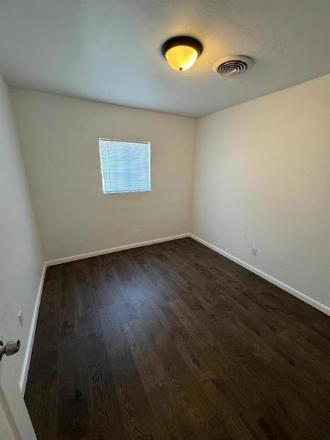 1323 El Serento Drive, Bakersfield CA: https://media.crmls.org/mediaz/eafaf3ae-a37e-47eb-ad6c-cb3192bce3cd.jpg