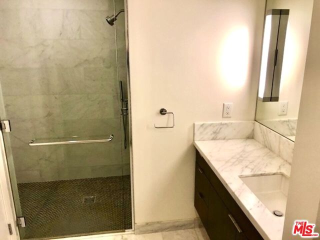 1705 Ocean Avenue, Santa Monica CA: https://media.crmls.org/mediaz/eafb0b4f-fbe1-46fe-9b2b-8d6fd3d9ef10.jpg