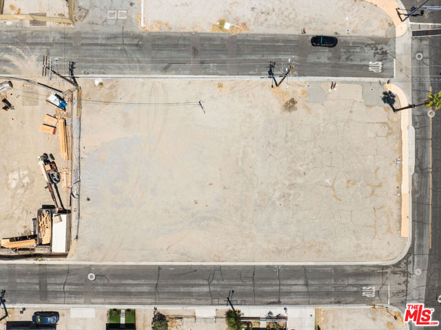68599 E Palm Canyon Dr., Cathedral City CA: https://media.crmls.org/mediaz/eafba3fd-4ba3-48ab-a5d9-90daf2620d81.jpg