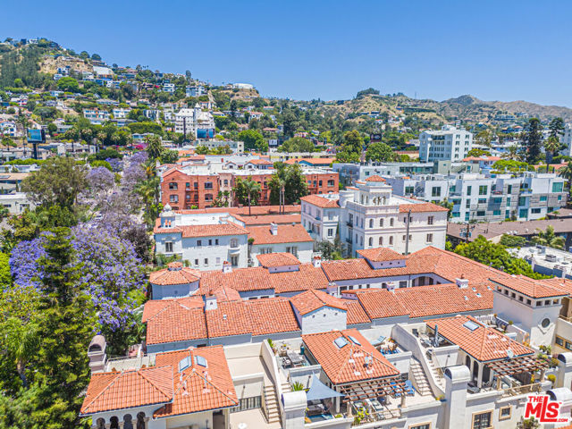 1320 N Harper Avenue, West Hollywood CA: https://media.crmls.org/mediaz/eafc4573-3a90-47b4-9dad-7a9b67a23b82.jpg