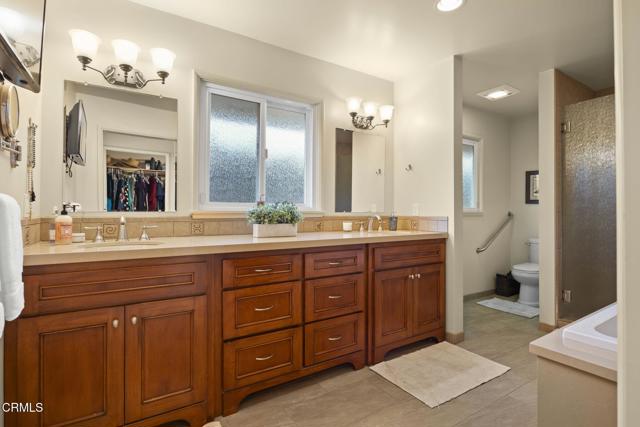 635 Via Del Cerro, Camarillo CA: https://media.crmls.org/mediaz/eafcdbca-867b-4c14-bdc9-540b1273b075.jpg