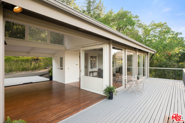 351 Wall Road, Napa CA: https://media.crmls.org/mediaz/eafd2001-ed08-414e-8788-91aca92b2baf.jpg