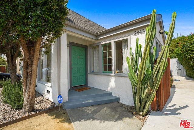 2843 Virginia Road, Los Angeles CA: https://media.crmls.org/mediaz/eafda3a5-136b-4034-8858-c0d60cfd7c5c.jpg