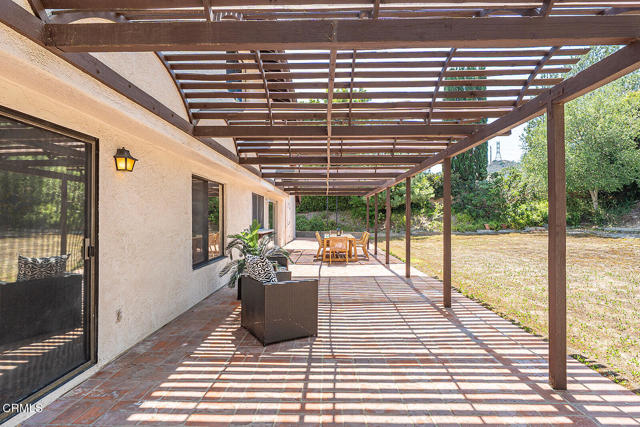 3121 Kingridge Way, Glendale CA: https://media.crmls.org/mediaz/eafdaf72-96b0-4abf-98d1-359794700121.jpg