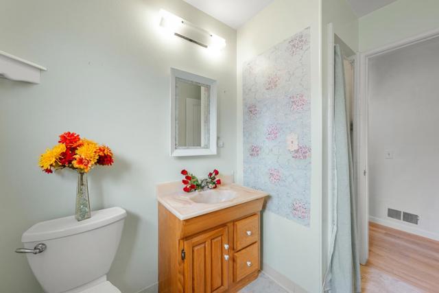 7 Setter Place, Monterey CA: https://media.crmls.org/mediaz/eafdb6e0-5ba4-4c81-bd55-77ff6a156896.jpg