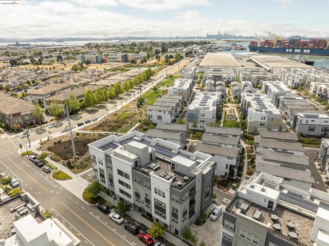 2818 Fifth Street, Alameda CA: https://media.crmls.org/mediaz/eafee992-1a8c-4830-ad0b-9085ae5224da.jpg
