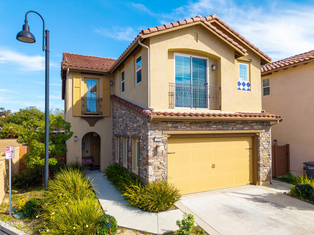 Detail Gallery Image 2 of 42 For 2406 Nicklaus St, Oxnard,  CA 93036 - 4 Beds | 2/1 Baths