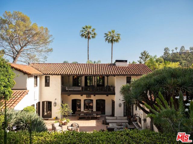2666 Aberdeen Avenue, Los Angeles CA: https://media.crmls.org/mediaz/eaff6669-fb8c-46d0-97e7-d76db3be03d5.jpg