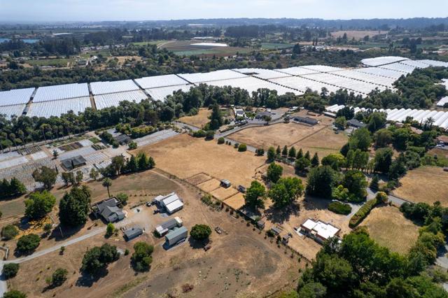 96 Wheelock Road, Watsonville CA: https://media.crmls.org/mediaz/eb00aa97-3e33-4578-a7ba-bd5f21ee6b43.jpg