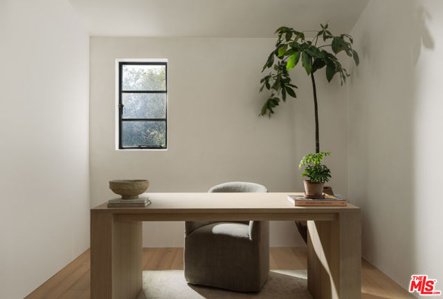 4200 Marina Drive, Santa Barbara CA: https://media.crmls.org/mediaz/eb017a9d-014a-4c7d-a7c4-6c501d24065e.jpg