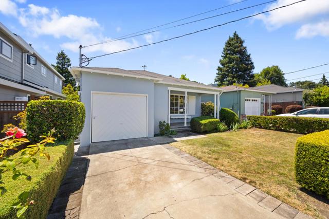 1423 Greenwood Avenue, San Carlos CA: https://media.crmls.org/mediaz/eb01aa4c-8949-4fe2-a0c7-3e7387dcc1cc.jpg