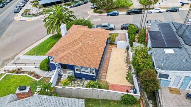 1205 Park Row, La Jolla CA: https://media.crmls.org/mediaz/eb0218fa-f05e-489c-8066-21ca302acc50.jpg
