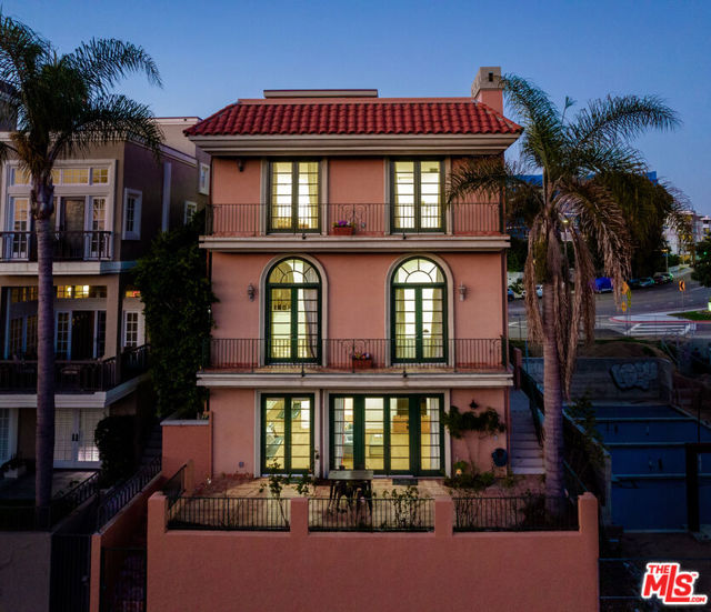 3815 Via Dolce, Marina del Rey, California 90292, 4 Bedrooms Bedrooms, ,4 BathroomsBathrooms,Single Family Residence,For Sale,Via Dolce,24413873