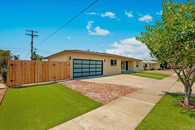 Detail Gallery Image 3 of 31 For 1197 Evilo St, El Cajon,  CA 92021 - 4 Beds | 3 Baths