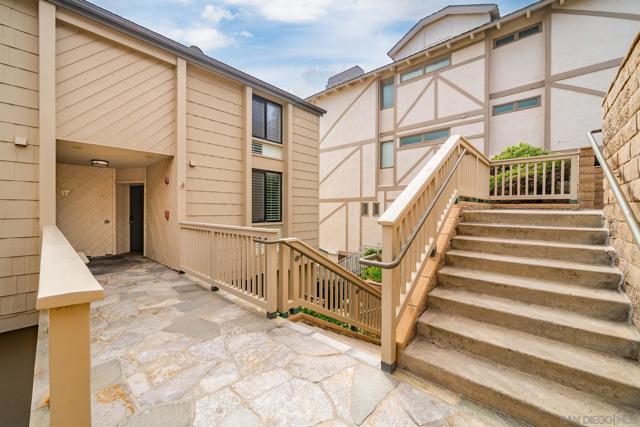 Image 40 of 45 For 2955 Ocean Street  19