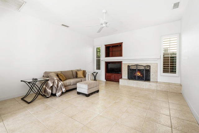 Image 9 of 36 For 77 Clavel Court
