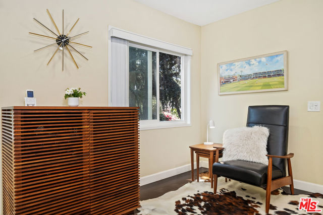 1127 15th Street, Santa Monica CA: https://media.crmls.org/mediaz/eb03ab8c-0d87-464d-8640-dbc6f2074b06.jpg