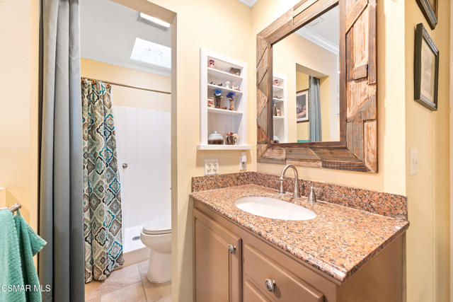 1122 Canterford Circle, Westlake Village CA: https://media.crmls.org/mediaz/eb046785-aa55-4606-9851-3857505d00e6.jpg