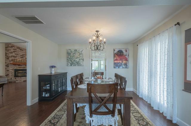 1121 Palo Alto Way, Salinas CA: https://media.crmls.org/mediaz/eb049e5b-2747-4a10-8a00-941109a91ac8.jpg