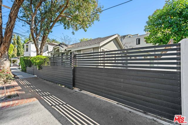 8712 Sherwood Drive photo 3