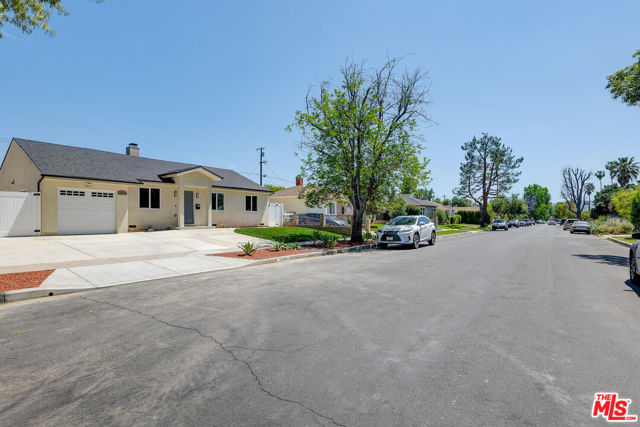 7444 Ostrom Avenue, Lake Balboa CA: https://media.crmls.org/mediaz/eb0582ba-4690-4d74-9fef-22163aadc8a0.jpg