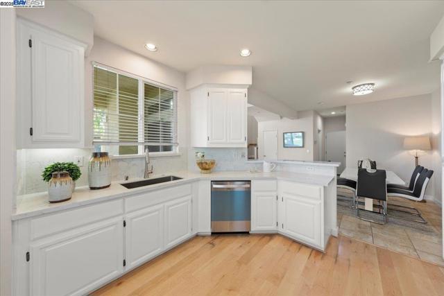 253 Bellington Cmn, Livermore CA: https://media.crmls.org/mediaz/eb073f7c-885c-4263-94d4-8be1851305b3.jpg