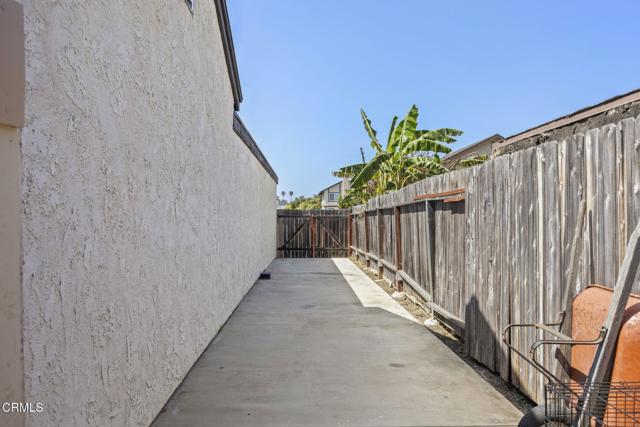 3151 W Hemlock Street, Oxnard CA: https://media.crmls.org/mediaz/eb074ee3-5185-47eb-9000-80523dd52f9f.jpg