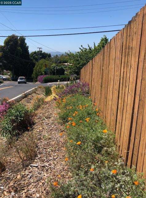 1502 Hillcrest Road, San Pablo CA: https://media.crmls.org/mediaz/eb079123-835d-431d-83f2-2feda5b84746.jpg