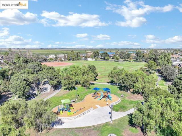 780 Beaver Ln, Discovery Bay CA: https://media.crmls.org/mediaz/eb082757-71bd-48a0-949d-5e6ee3b5f344.jpg