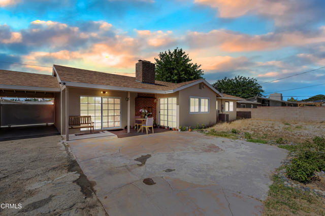 543 E Avenue J1, Lancaster CA: https://media.crmls.org/mediaz/eb08eb74-574d-4b4a-bf8a-75c92987b07b.jpg