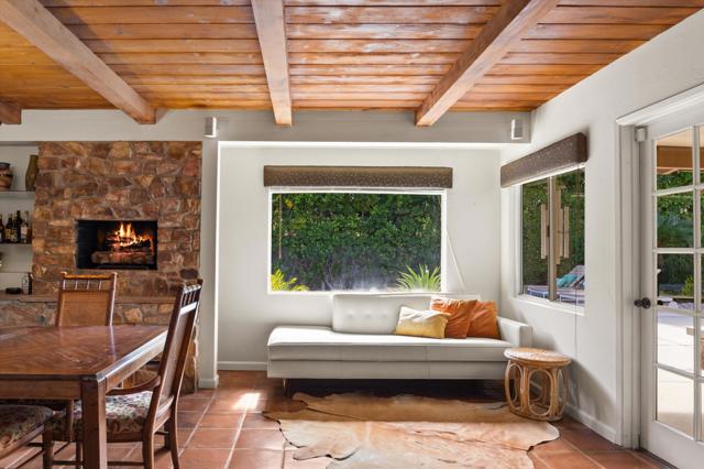 1387 E Verbena Drive, Palm Springs CA: https://media.crmls.org/mediaz/eb0a3a46-4cd8-4de8-940e-e81c496ce710.jpg