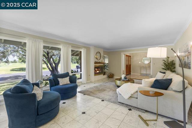 2302 Royal Oaks Dr, Alamo CA: https://media.crmls.org/mediaz/eb0bd10c-685c-44a5-a8d9-88424bf95fb6.jpg
