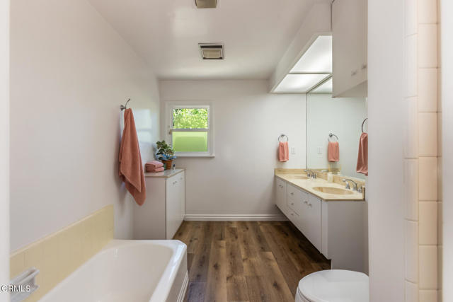 4308 Hayman Avenue, La Canada Flintridge CA: https://media.crmls.org/mediaz/eb0cbdbe-0343-4ba4-b23e-e3e150e5bcdd.jpg