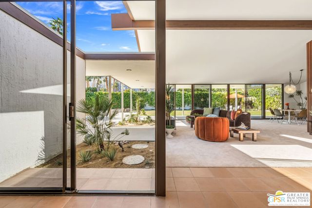 695 N Camino Real, Palm Springs CA: https://media.crmls.org/mediaz/eb0df2dd-c635-43e7-8859-d5cd260c47b0.jpg