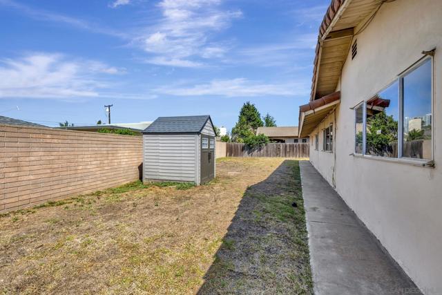 8838 La Jolla Scenic Dr N, La Jolla CA: https://media.crmls.org/mediaz/eb0f12ca-e952-4391-bfef-e6cec68fa63d.jpg