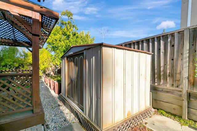6508 Circle Hill Drive, San Jose CA: https://media.crmls.org/mediaz/eb0ff31b-a330-4d41-8d32-a064eb36e7b0.jpg