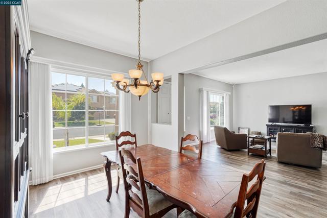 812 Westgate Drive, Vacaville CA: https://media.crmls.org/mediaz/eb105f34-9ddc-4c8b-8cd4-2c4e5f7f3596.jpg