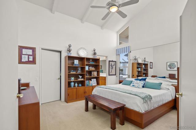 54 Half Moon Bend, Coronado CA: https://media.crmls.org/mediaz/eb10fab4-cf2f-435e-9102-1840033eb11a.jpg