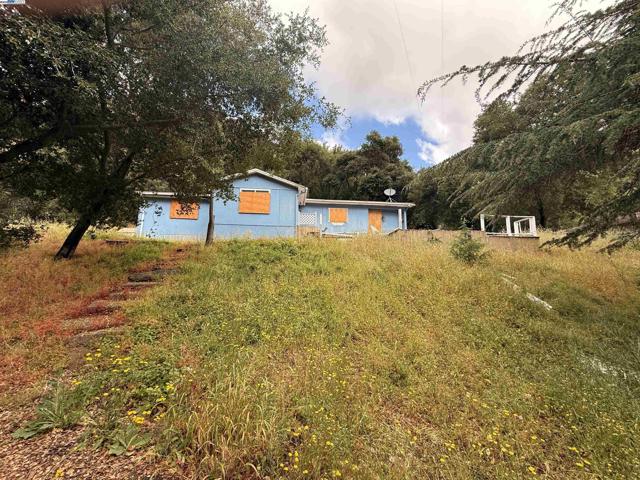 2950 Niles Canyon Rd, Castro Valley CA: https://media.crmls.org/mediaz/eb1144c2-9629-422f-9b7c-b8b8e524f066.jpg