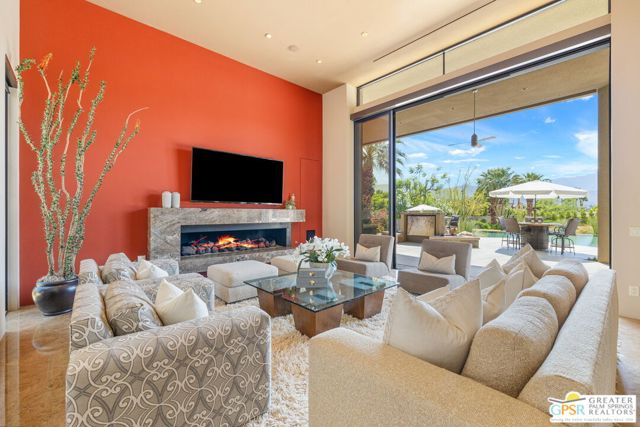 4 Paradise Cove Court, Rancho Mirage CA: https://media.crmls.org/mediaz/eb115887-c189-4360-8a32-b9f1a3245430.jpg