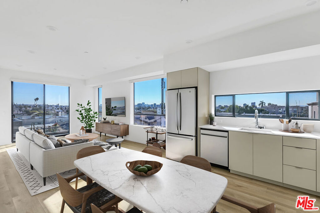 521 N Gramercy Place #401