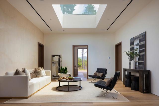 31 Poppy Lane, Pebble Beach CA: https://media.crmls.org/mediaz/eb145cc6-4381-499e-93e2-d83ab592dda0.jpg