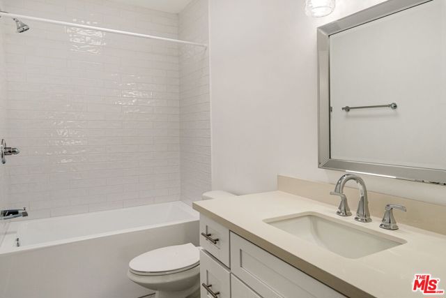 1342 HARVARD Street, Santa Monica CA: https://media.crmls.org/mediaz/eb14992e-67fb-419f-9c7e-67b6cd63fa0d.jpg