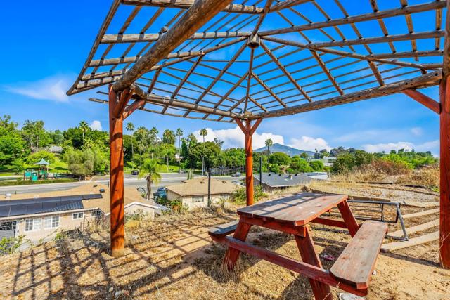 5851 Jackson Dr, La Mesa CA: https://media.crmls.org/mediaz/eb14bd4e-6fac-43db-aff8-defb26a4de83.jpg