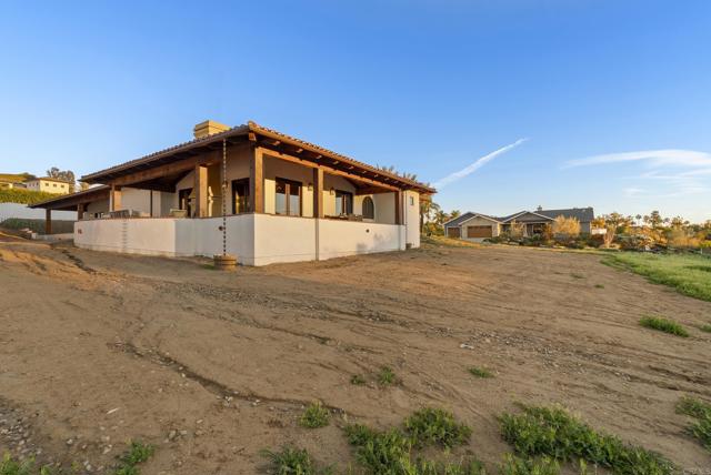 Detail Gallery Image 60 of 75 For 2525 Date Palm Ct, Vista,  CA 92084 - 3 Beds | 3/1 Baths