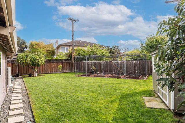 Image 40 of 49 For 1130 Breezewood Court