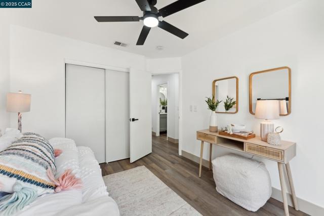 3075 Shiles Loop, Brentwood CA: https://media.crmls.org/mediaz/eb168ba5-0b93-43ea-b445-c03c048c1e09.jpg