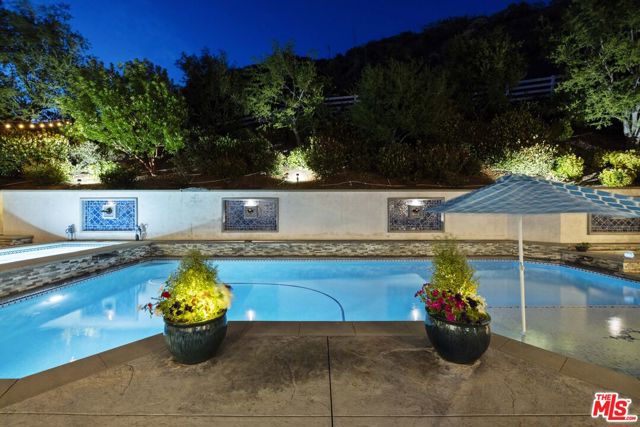 25730 Sand Canyon Road, Santa Clarita CA: https://media.crmls.org/mediaz/eb1695ee-e107-4e62-a895-66a1d20d0412.jpg
