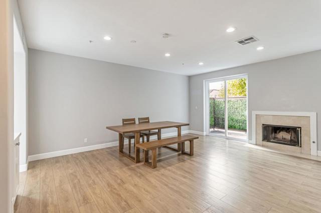 88 17th Avenue, San Mateo CA: https://media.crmls.org/mediaz/eb169b18-b344-4cb1-8560-5189d9fda668.jpg