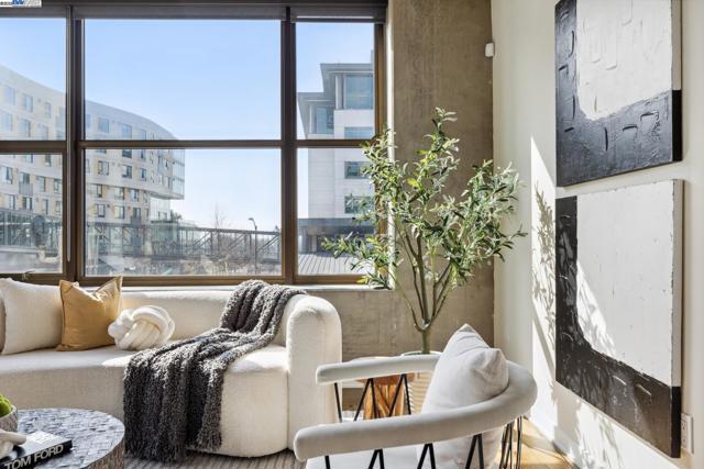 311 2nd St, Oakland CA: https://media.crmls.org/mediaz/eb17608b-aea1-49ba-aab2-05800a422178.jpg